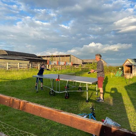 Rew Farm Country & Equestrian Accommodation - Sunrise Lodge Melksham Exterior foto